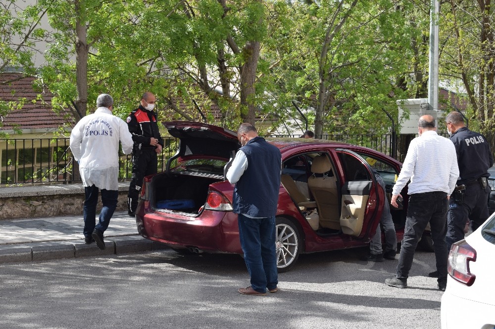 Aracında silahlı saldırıya uğrayan şahıs yaralandı 
