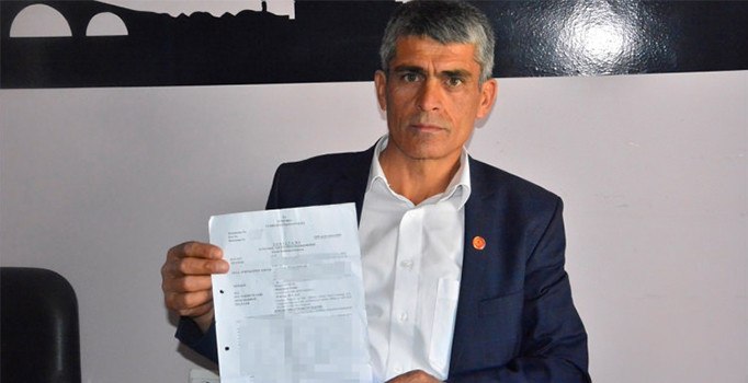 Aracını çizen öğrenciyi mahkemeye verdi