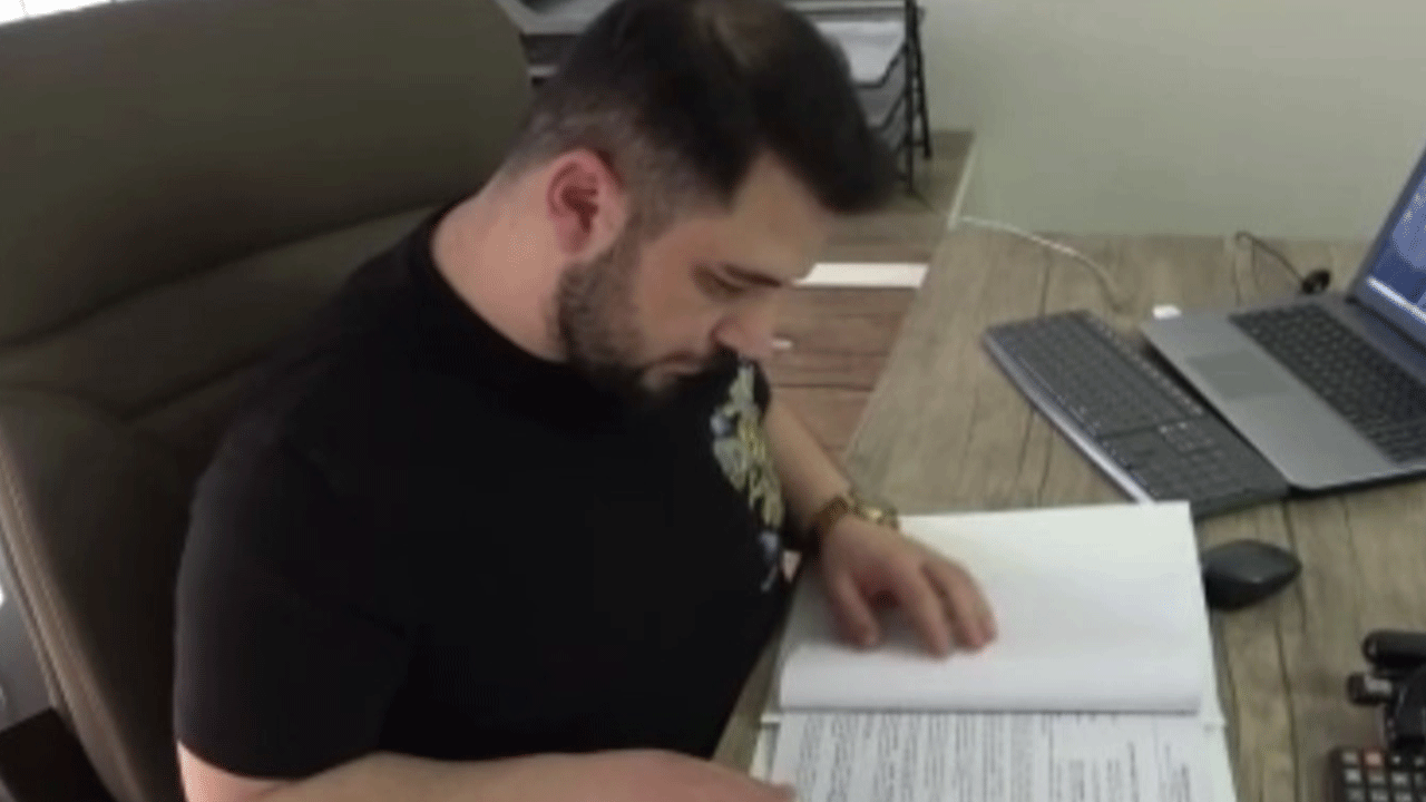 Aracını servise götürdüğüne bin pişman oldu!