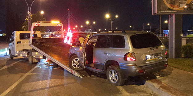 Aracıyla sinyalizasyon direğini devirip koşarak bölgeden uzaklaştı