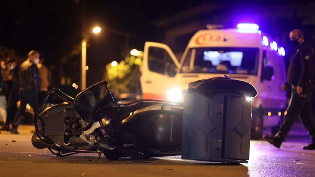 Araçlar birbirine girdi! Zincirleme kazada sürücü feci şekilde can verdi