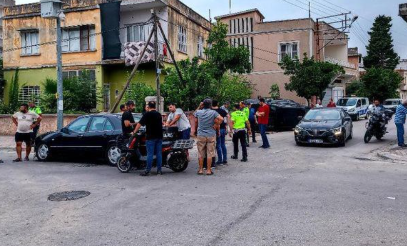 Araçlar çarpıştı, olan yayaya oldu...