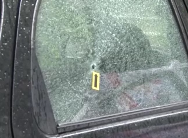 Araçlara rastgele ateş açtı! 6 araç hasar aldı