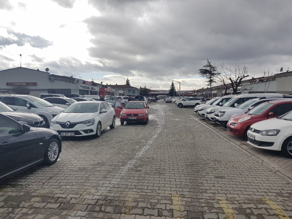 Araçlarda ikinci el fiyatları çok artsa da satışlar azalmıyor 