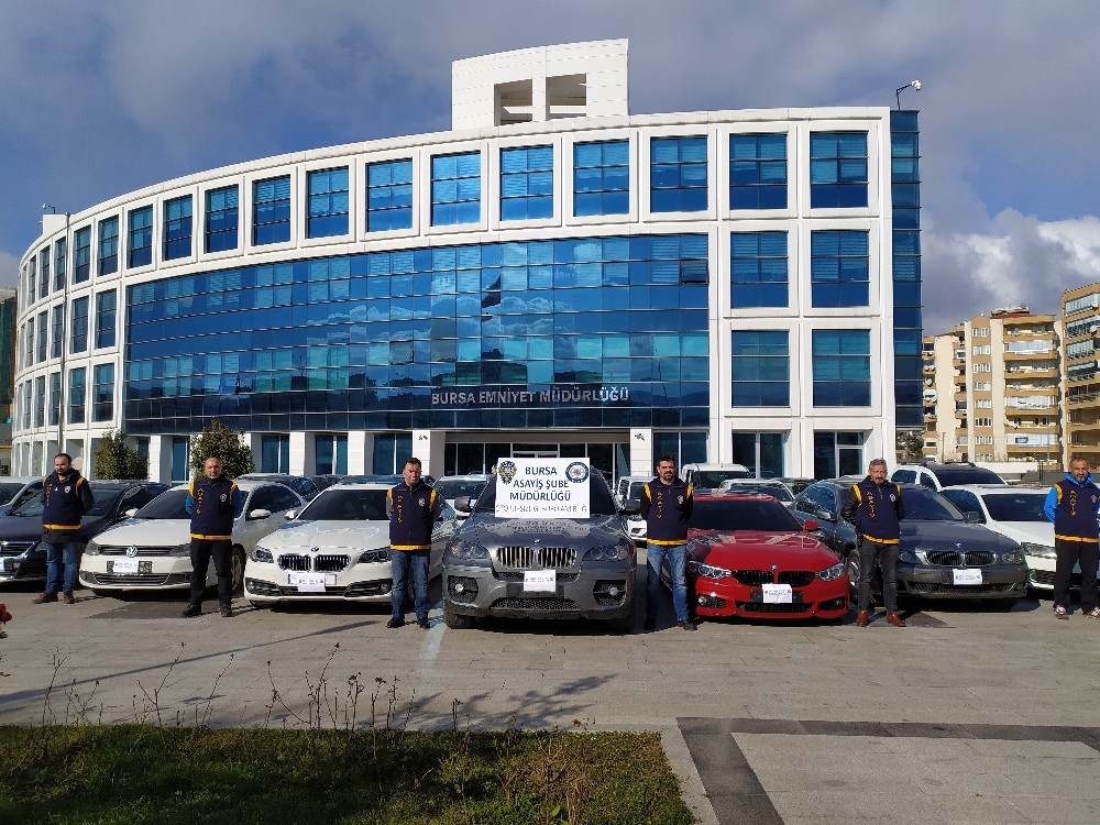 Araçların şasi ve motor numaralarını değiştiren şebeke üyesi 16 kişi tutuklandı 