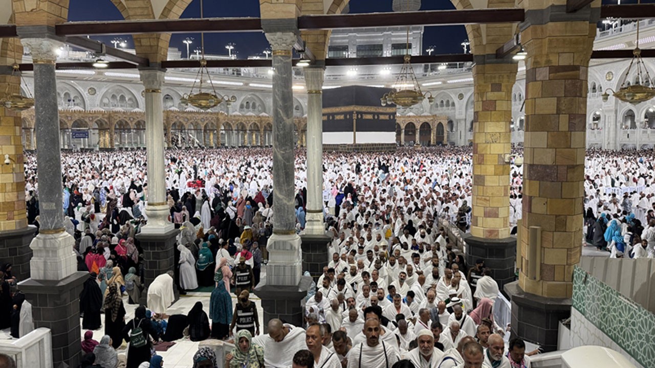 Arafat’ta 50 derece uyarısı! Kutsal yolculukta hayati uyarılar