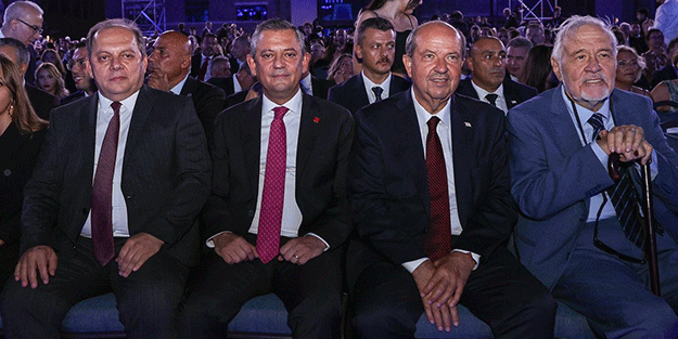 Aralarında kimler var kimler! Malazgirt’te yok İş Bankası resepsiyonunda var