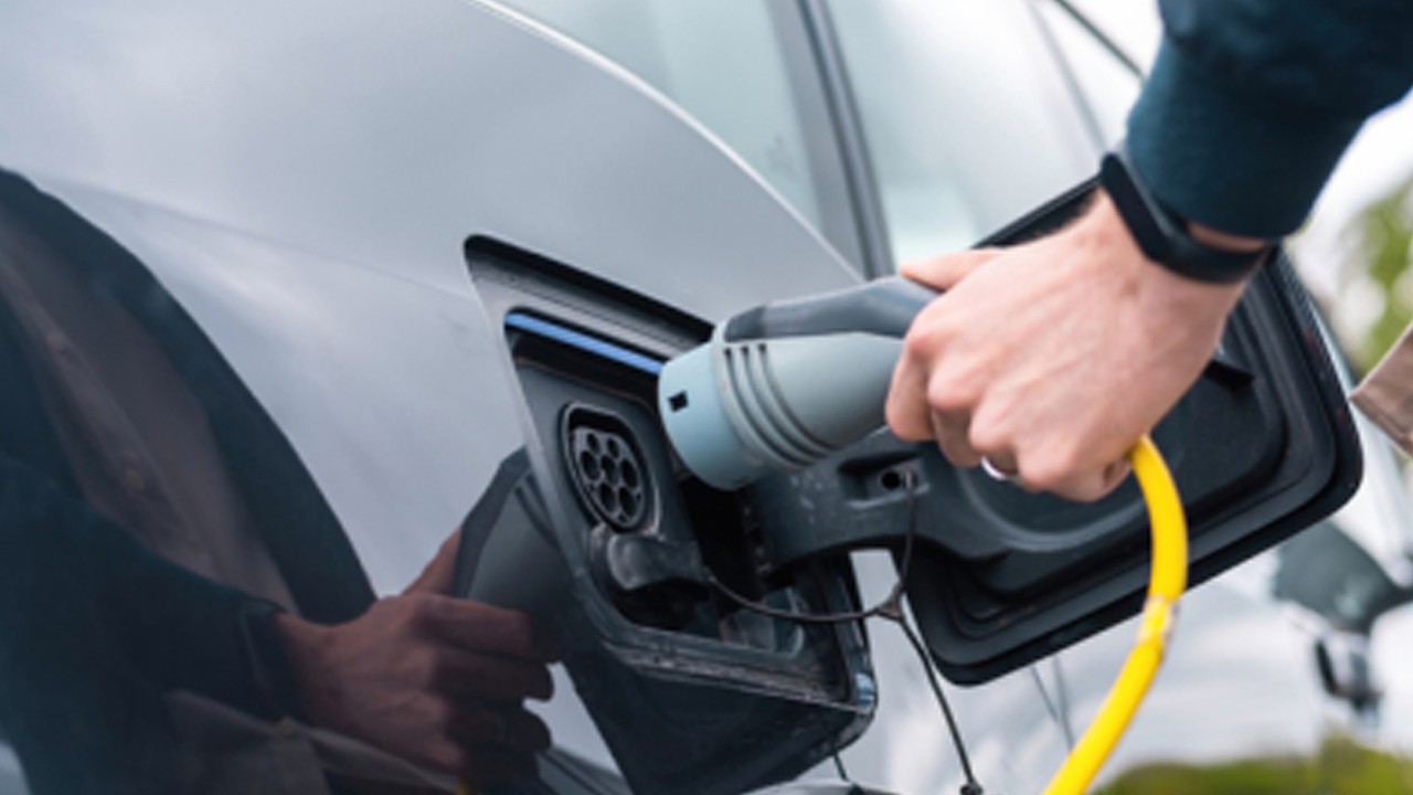 Aralarında TOGG da var! Elektrikli araç pazarı gaza bastı