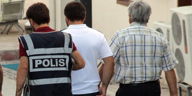 Aranan Emniyet Müdürü sahte kimlikle yakalandı