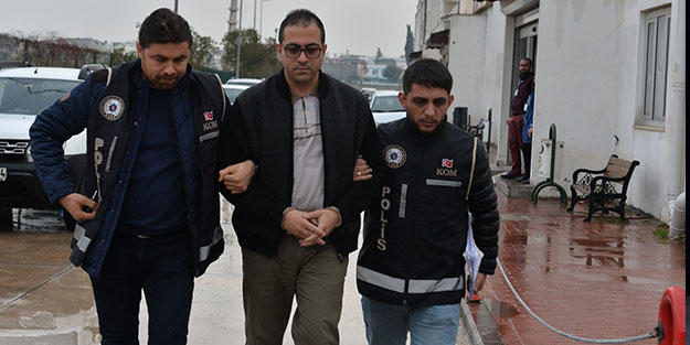 Aranan FETÖ firarisi Adana'da enselendi