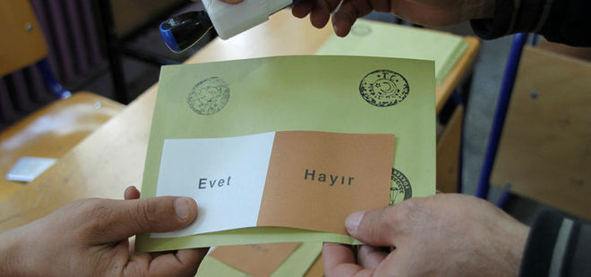 Aranan FETÖ'cü sandık başında yakalandı