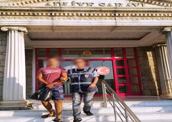 Aranan motosiklet hırsızı polisten kaçamadı 