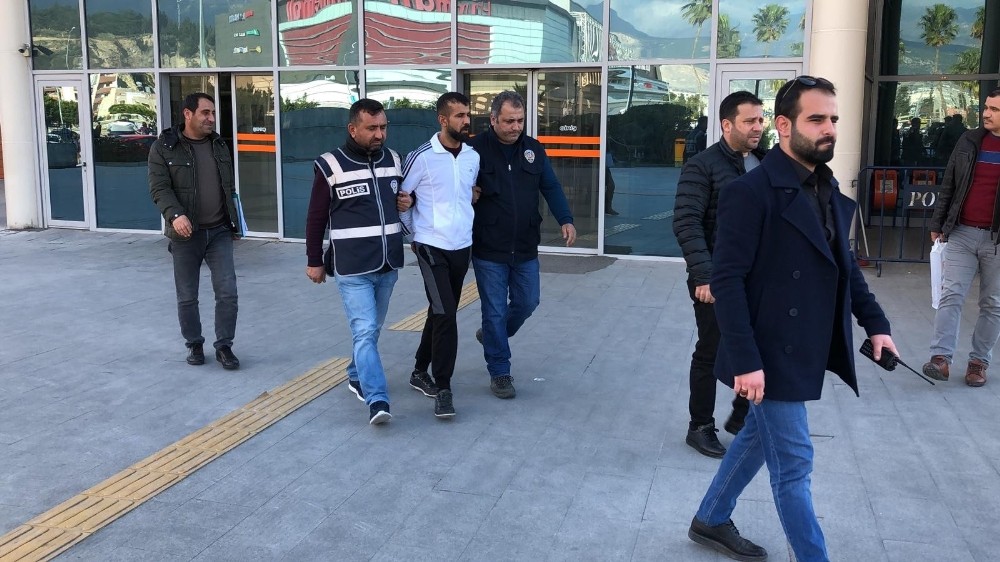 Aranan zanlı polisten kaçamadı 