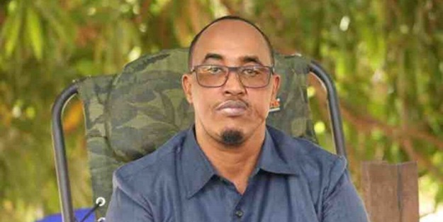 Aranıyordu! Ülkenin eski bakanı teslim oldu