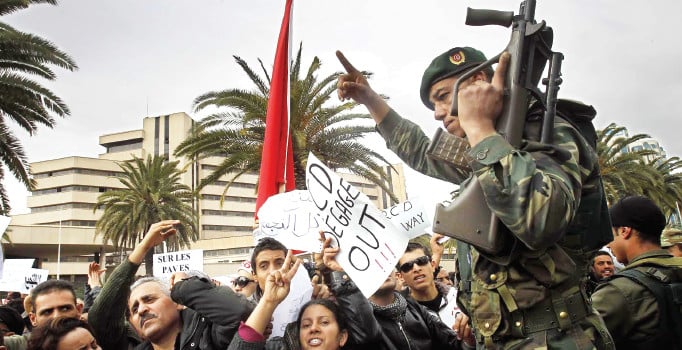 Arap Baharı Tunus’ta devam ediyor