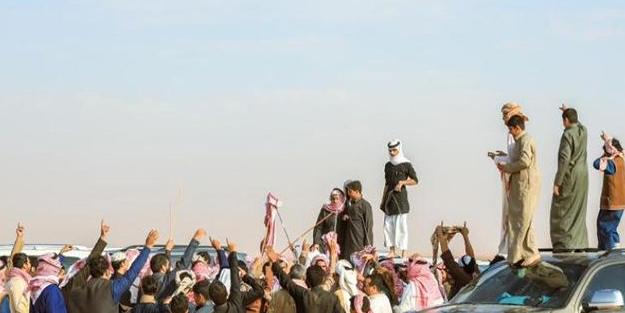 Arap develeri sahnede: Suudi Arabistan'da deve festivali!