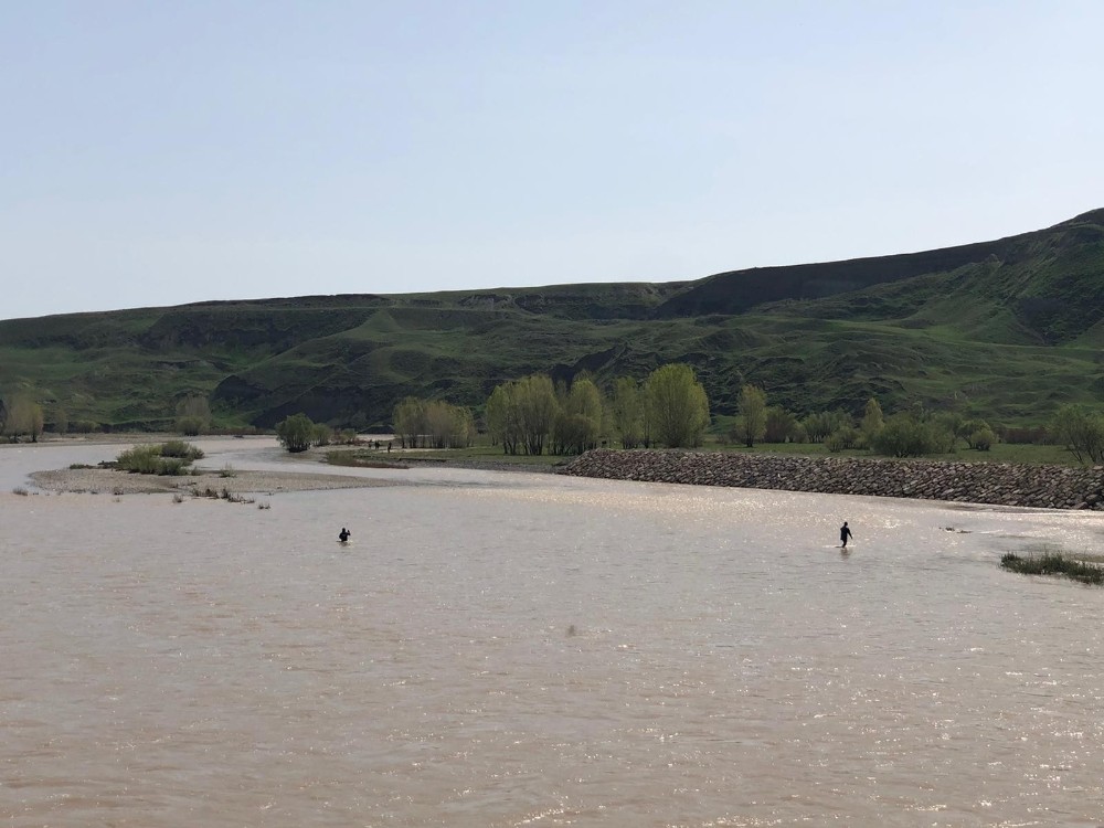 Aras Nehri’nde kaybolan şahsı arama çalışmalarına başlandı 