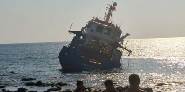 Türk araştırma gemisi karaya oturdu