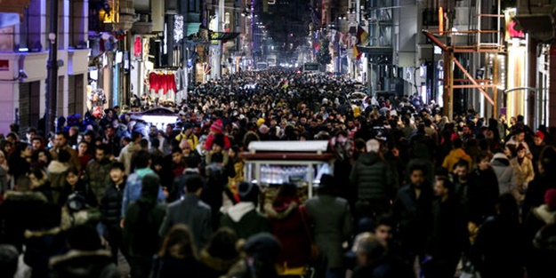 Araştırma sonucu yayınlandı: Toplumun bir kesimi 'açız' derken bir kesimi de sadece metresle buluşmak için 4 bin TL harcıyor!