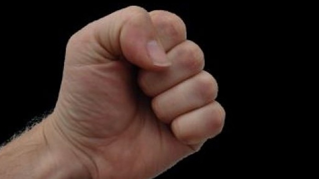 Yumruğunuzu nasıl sıkıyorsunuz, hiç dikkat ettiniz mi?
