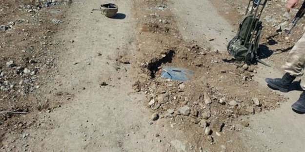 Arazi aramasında yüzlerce kilo patlayıcı bulundu