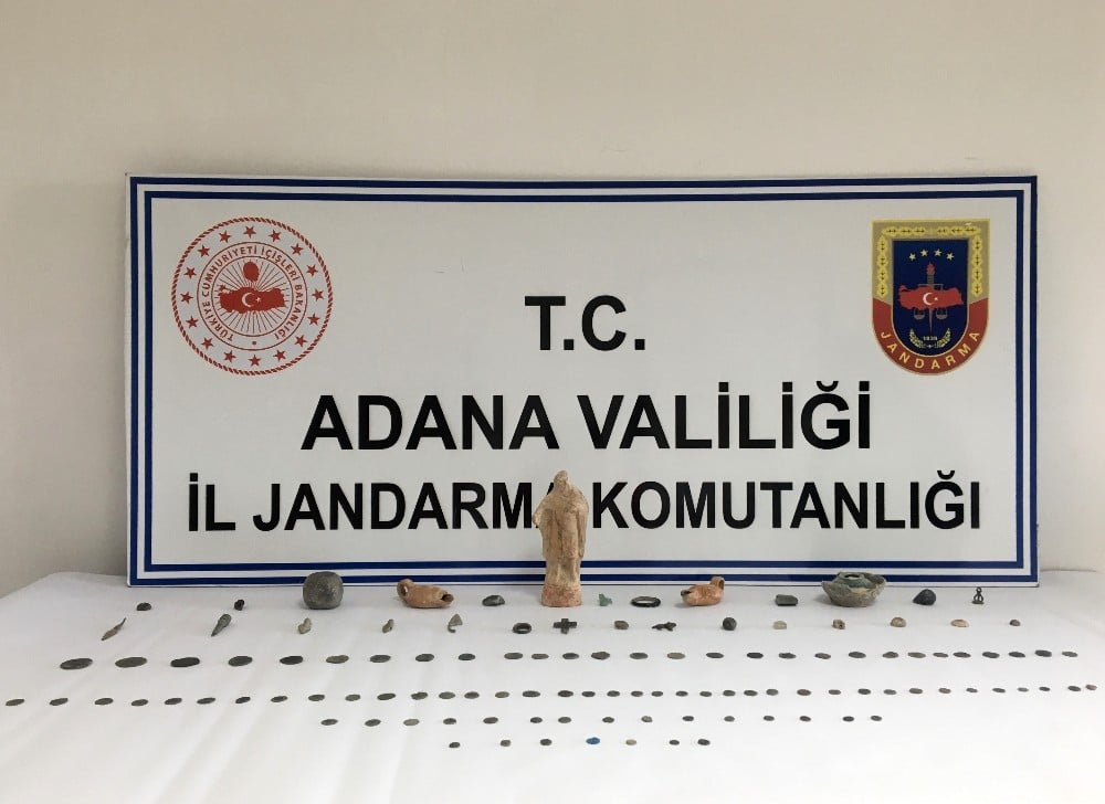 Arazide bulunan tarihi eserler müzeye teslim edildi 