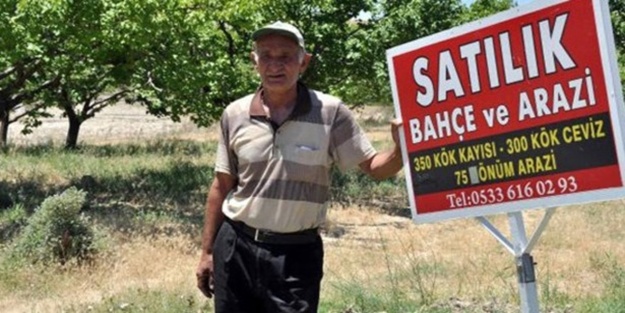 Arazilerini satıp köylerini terk ediyorlar