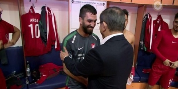 Arda espriyi patlattı: Siyasete bir katkımız olsun