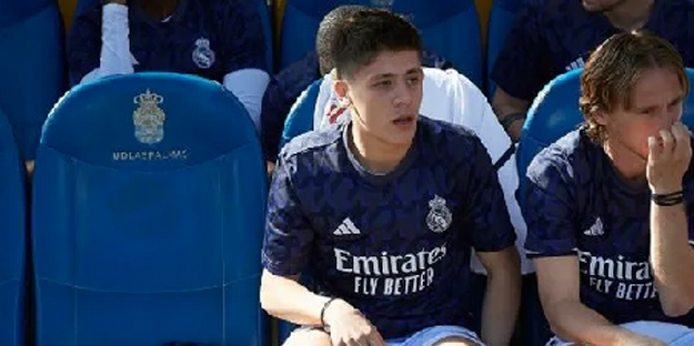 Arda Güler için sürpriz transfer iddiası! Dünyaca ünlü yıldız ateşi yaktı... Yeni sahipleri şaşırtacak! Duyanın siniri bozuldu ama nafile