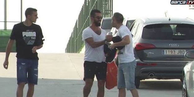 Arda, İniesta'yı karşısında görünce...