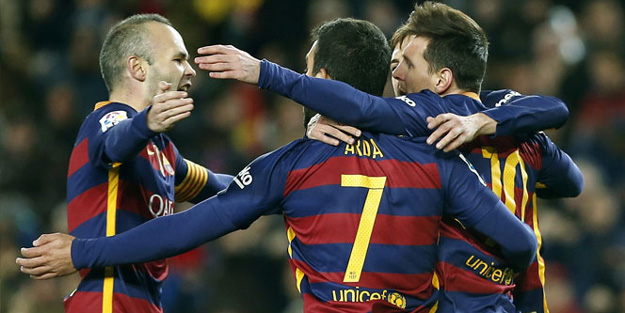 Arda Turan Barcelona formasını giydi!