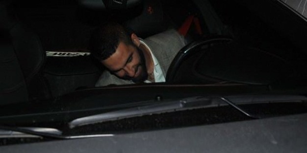 Arda Turan kaza geçirdi