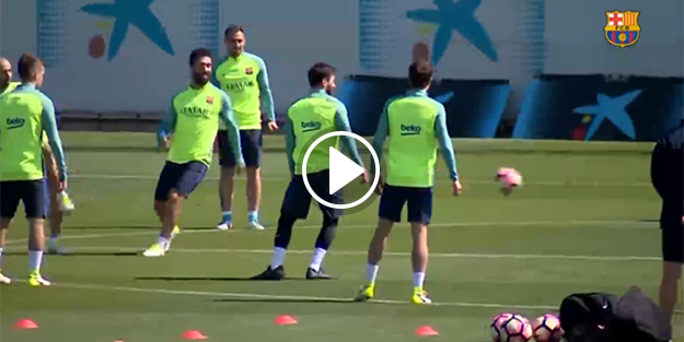 Arda Turan Messi'yle böyle kapıştı!