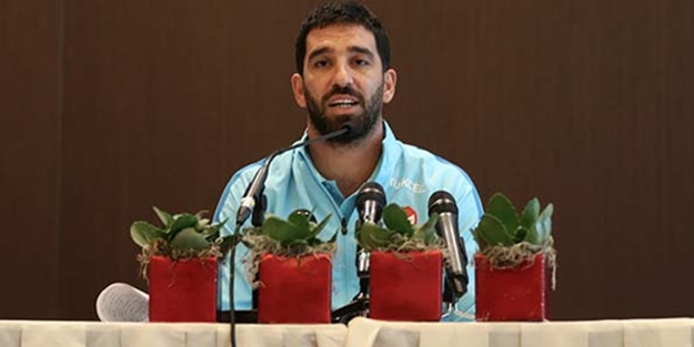 Arda Turan'a basın toplantısında büyük şok!