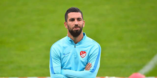 Arda Turan’dan çirkin saldırı! Küfürler savurdu, darp etti…