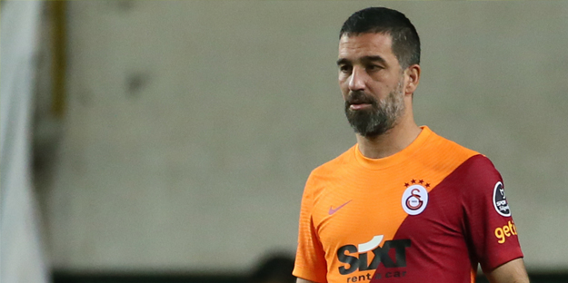 Arda Turan'dan İngiltere sürprizi!