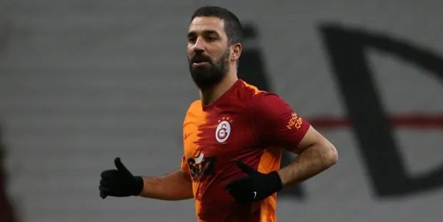 Arda Turan'dan sert paylaşım