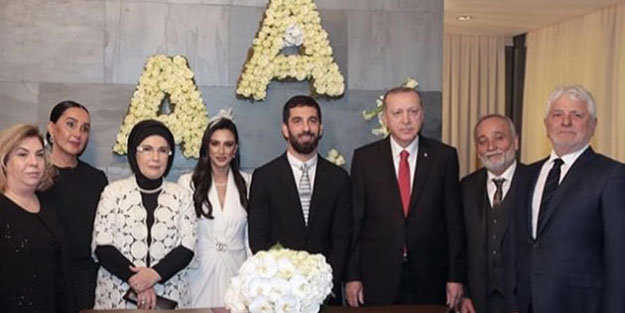 Arda Turan'ın nikah töreninden ilk kare