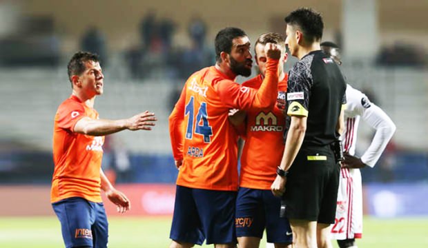 Arda Turan'ın yaşadığı düşüş İspanyolları şaşırttı