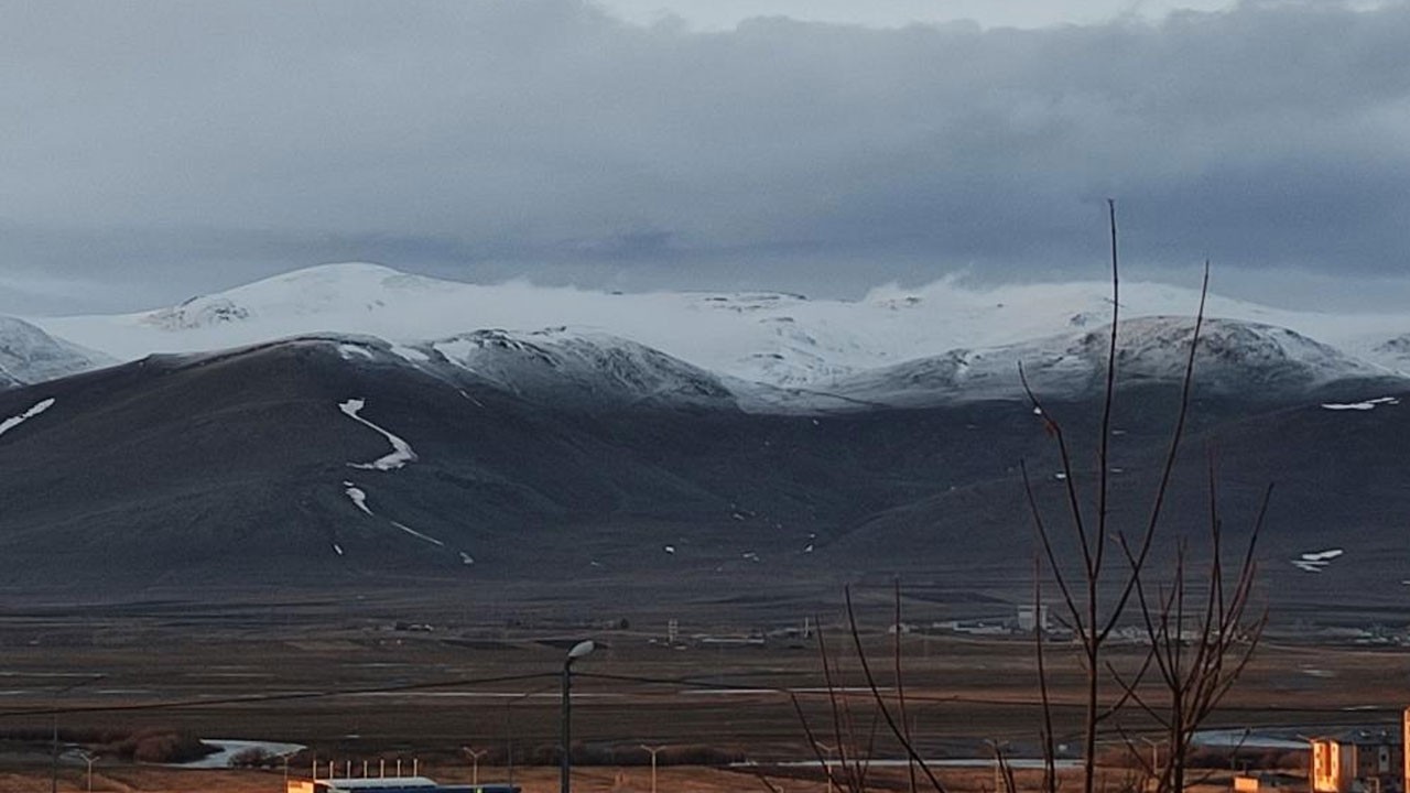 Ardahan dağları beyaz gelinliği giydi