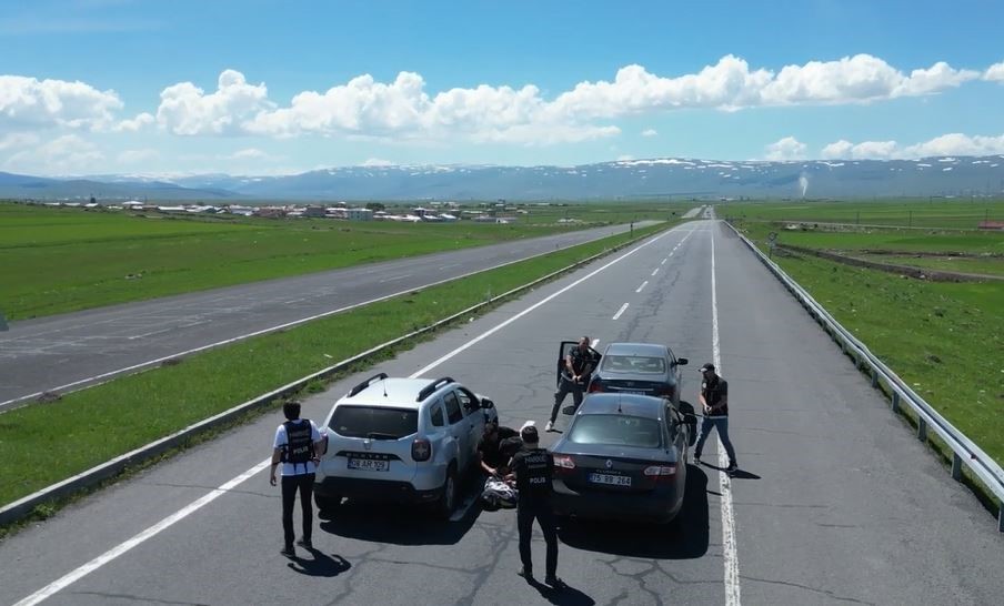 Ardahan merkezli 3 ilde uyuşturucu operasyonu: 6 tutuklama