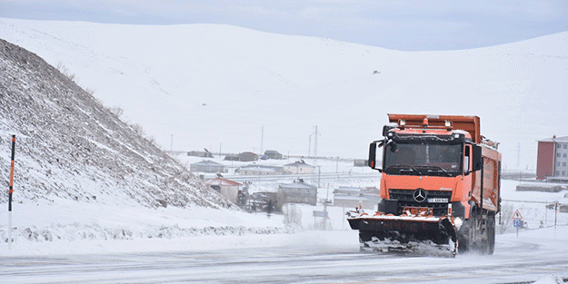 Ardahan-Şavşat kara yolu ulaşıma açıldı