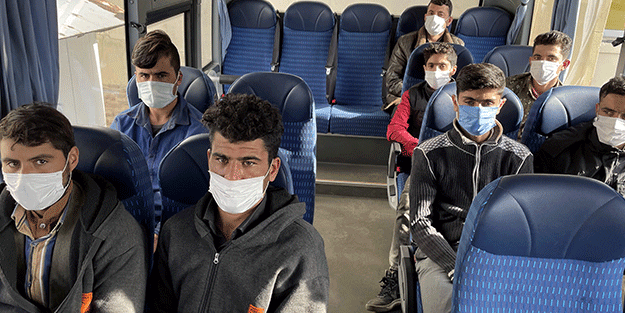 Ardahan'da 20 düzensiz göçmen yakalandı