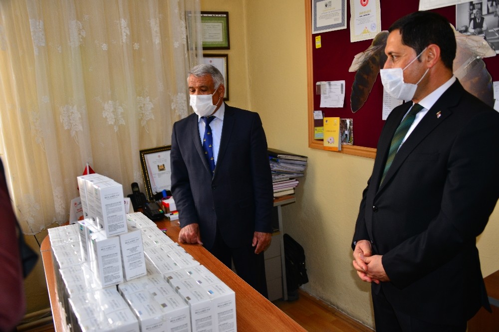 Ardahan’da 409 arıcıya ilaç desteği 