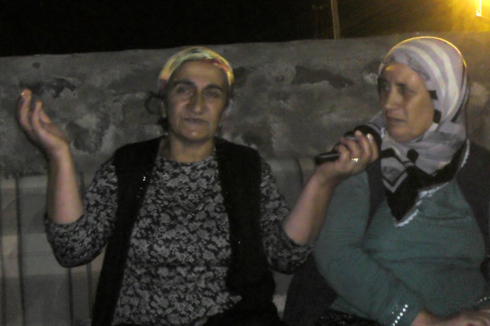 Ardahan’da bir evin damı çöktü, 5 kişilik aile ortada kaldı 