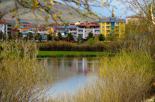 Ardahan'da doğa yeniden canlandı