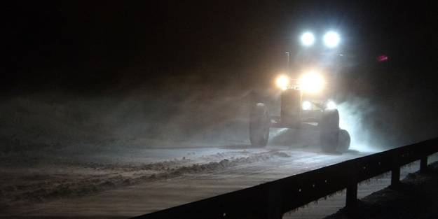 Ardahan'da ulaşıma kar ve tipi engeli!