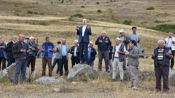 Ardahan'da yağmur için dua edip, kurban kestiler