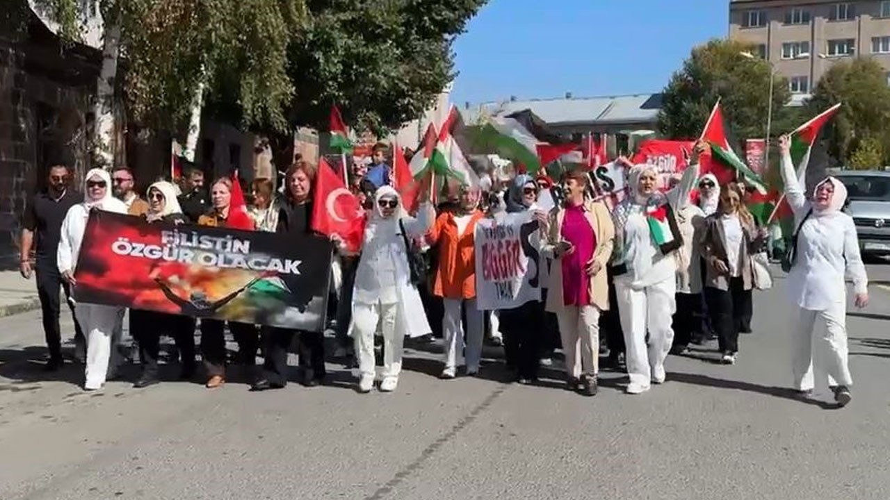 Ardahanlı kadınlardan Filistin’e destek yürüyüşü