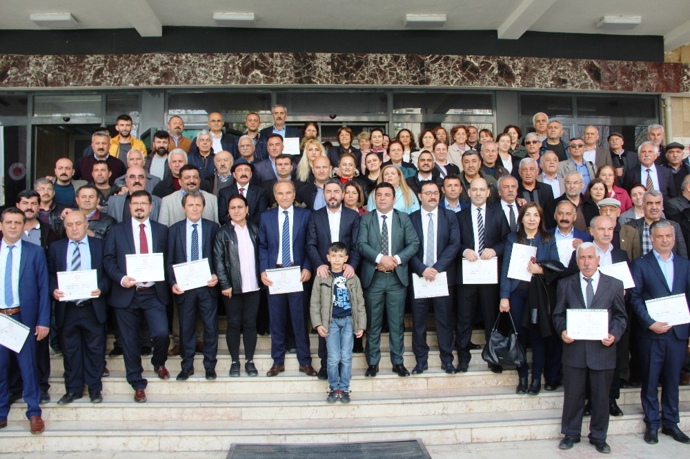 Arguvan Belediye Başkanı Kızıldaş, mazbatasını aldı 